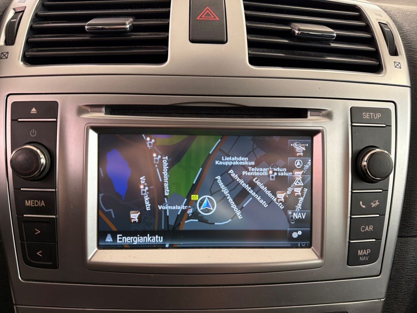 TOYOTA Avensis 2015