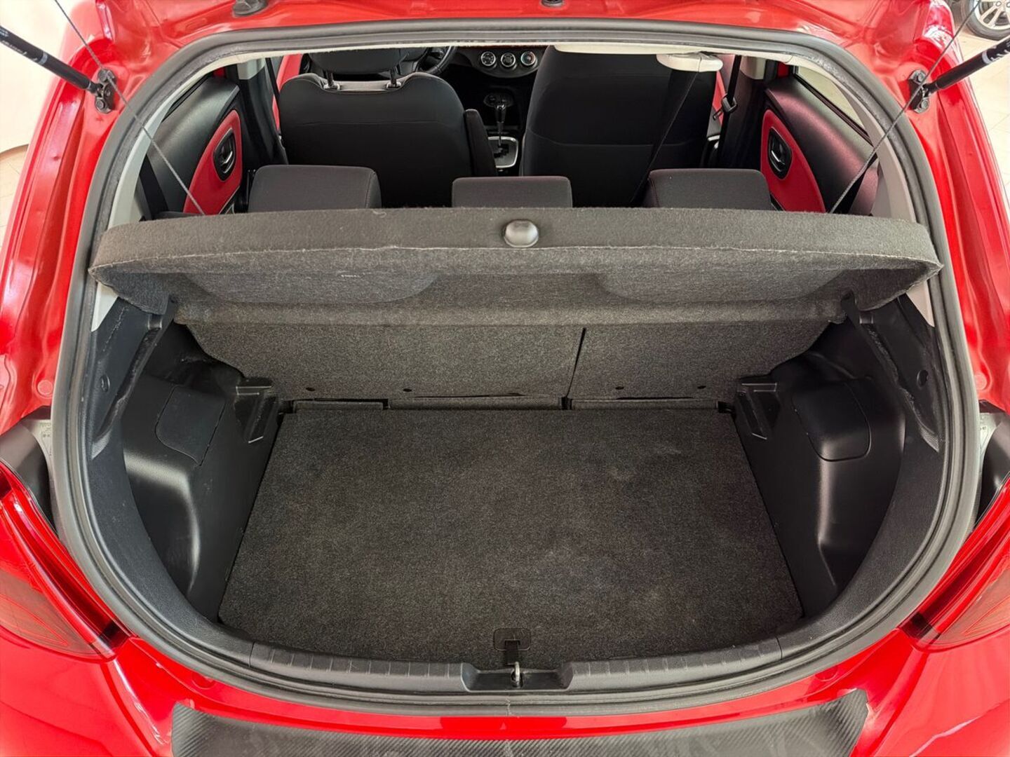 TOYOTA Yaris 2016