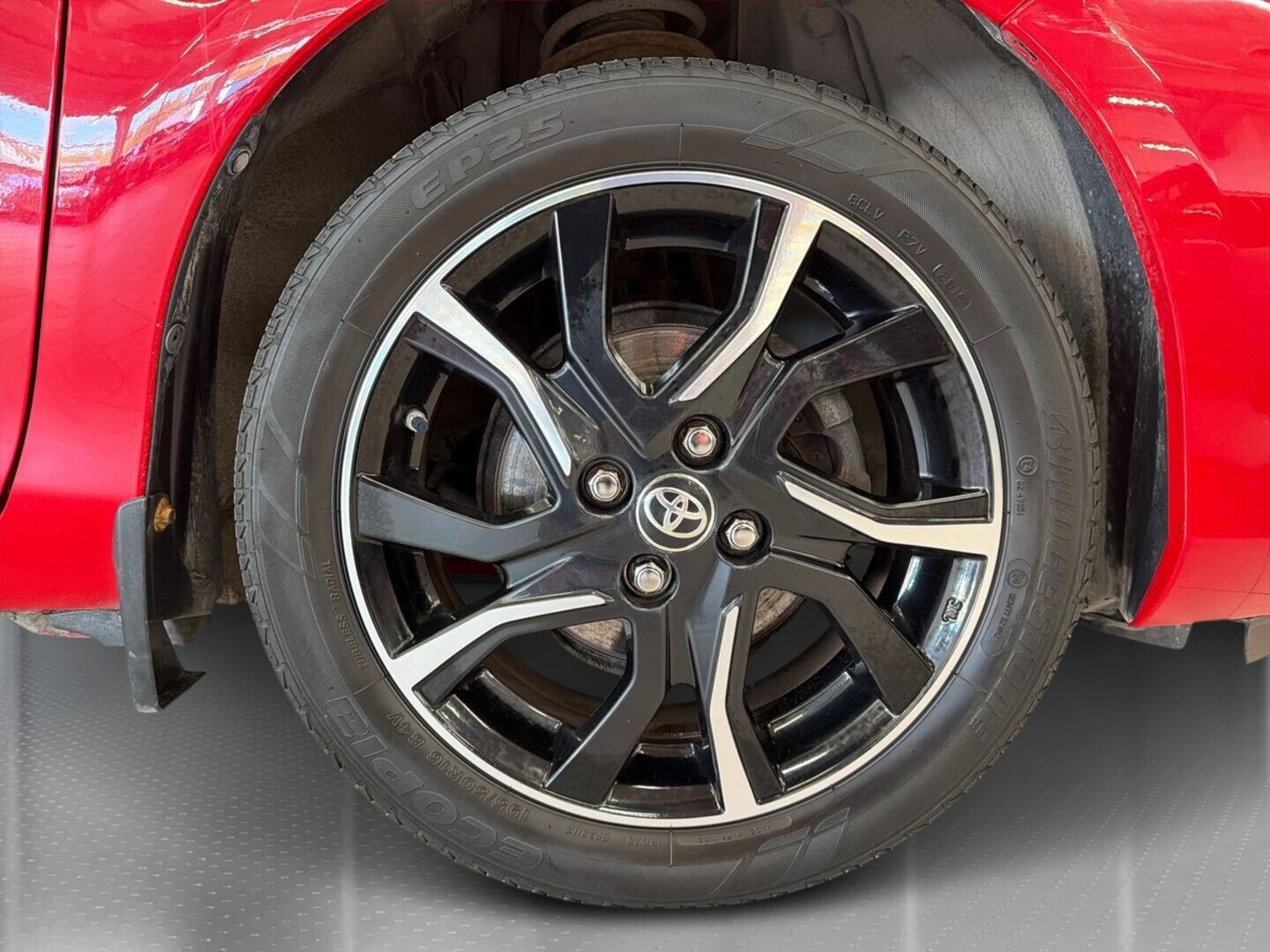 TOYOTA Yaris 2016