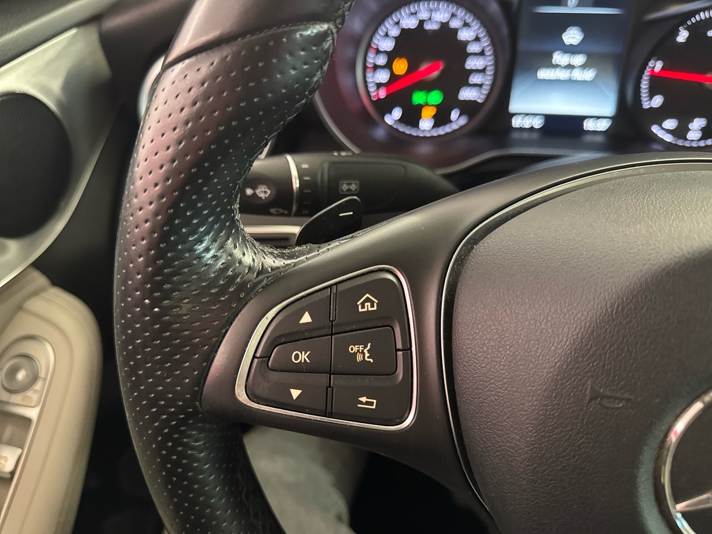 MERCEDES-BENZ C 2016