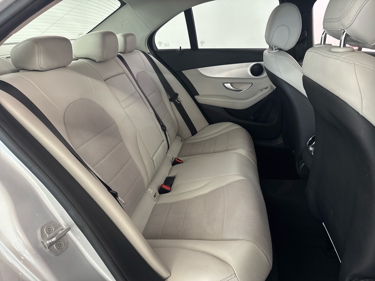 MERCEDES-BENZ C 2016