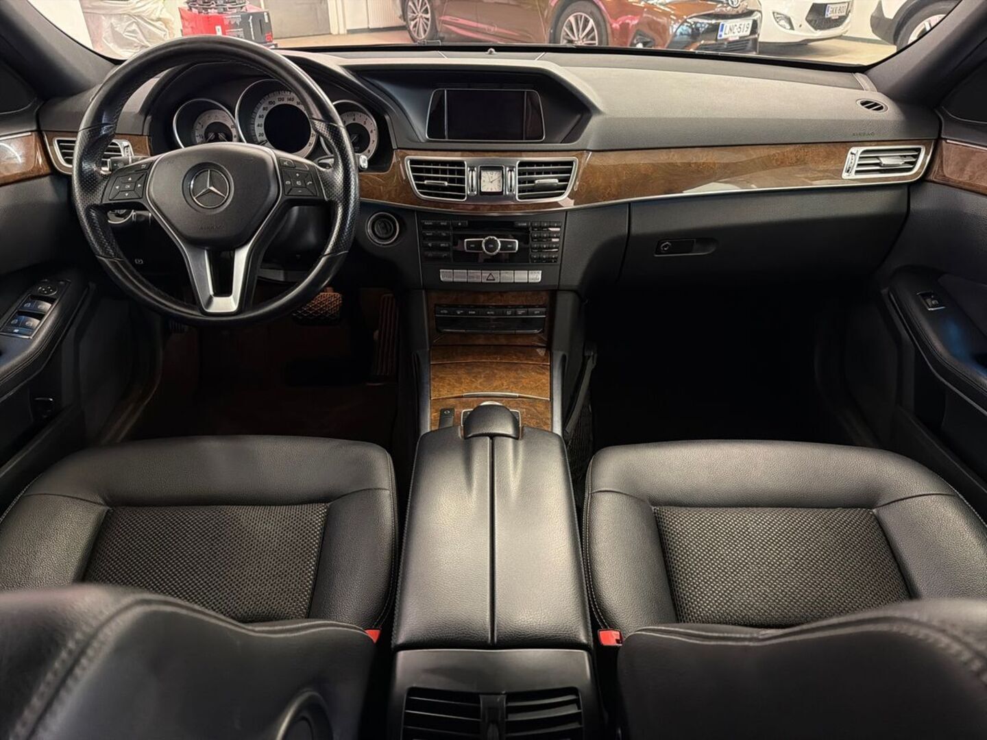 MERCEDES-BENZ E 2013