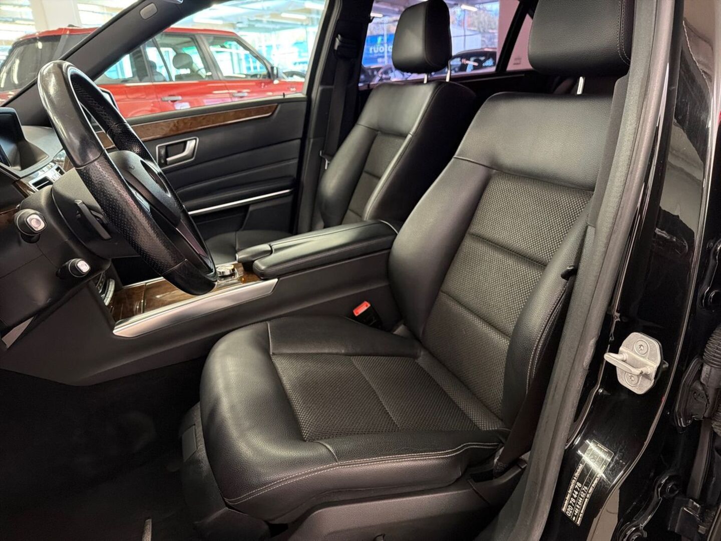 MERCEDES-BENZ E 2013