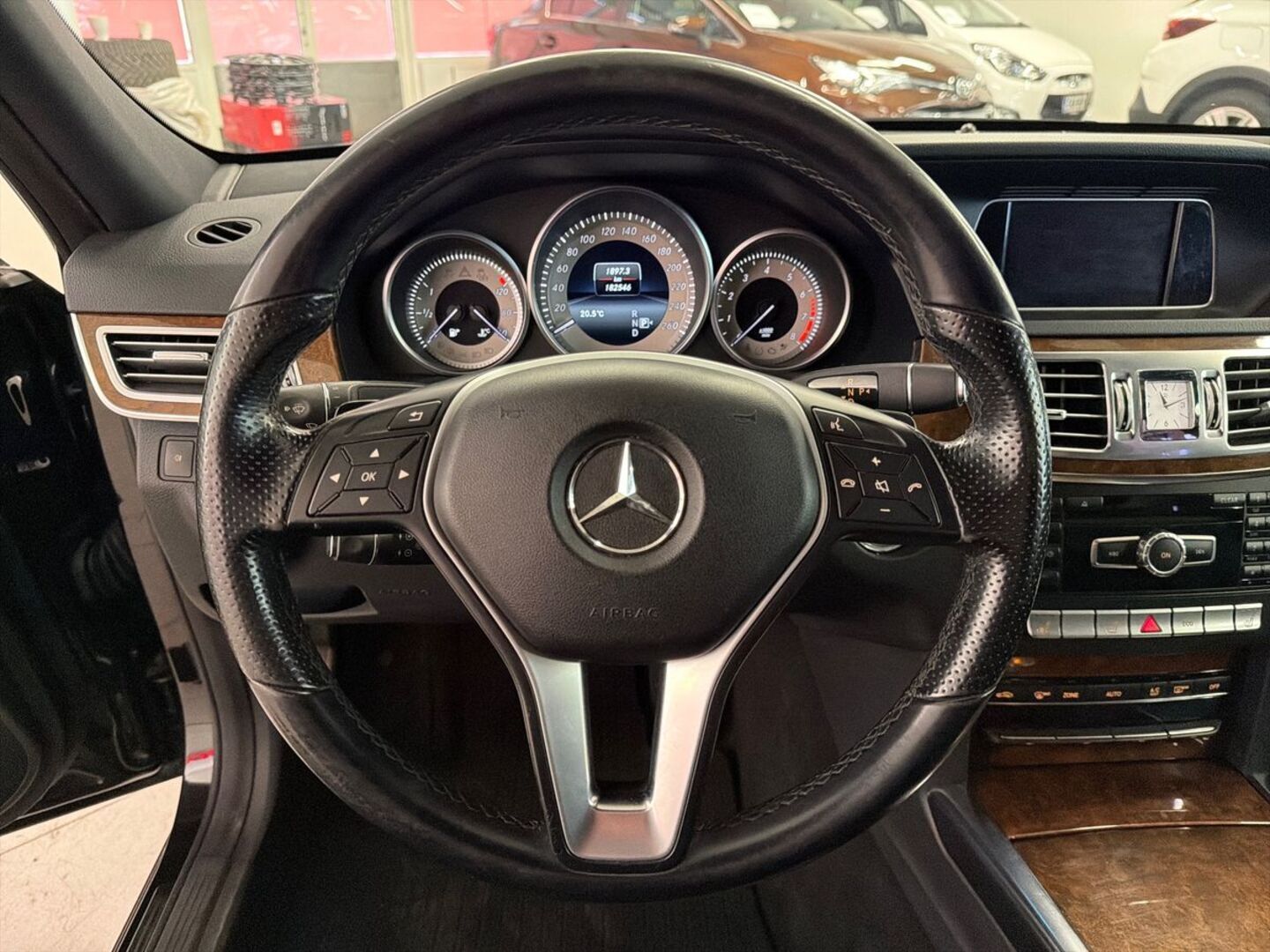 MERCEDES-BENZ E 2013