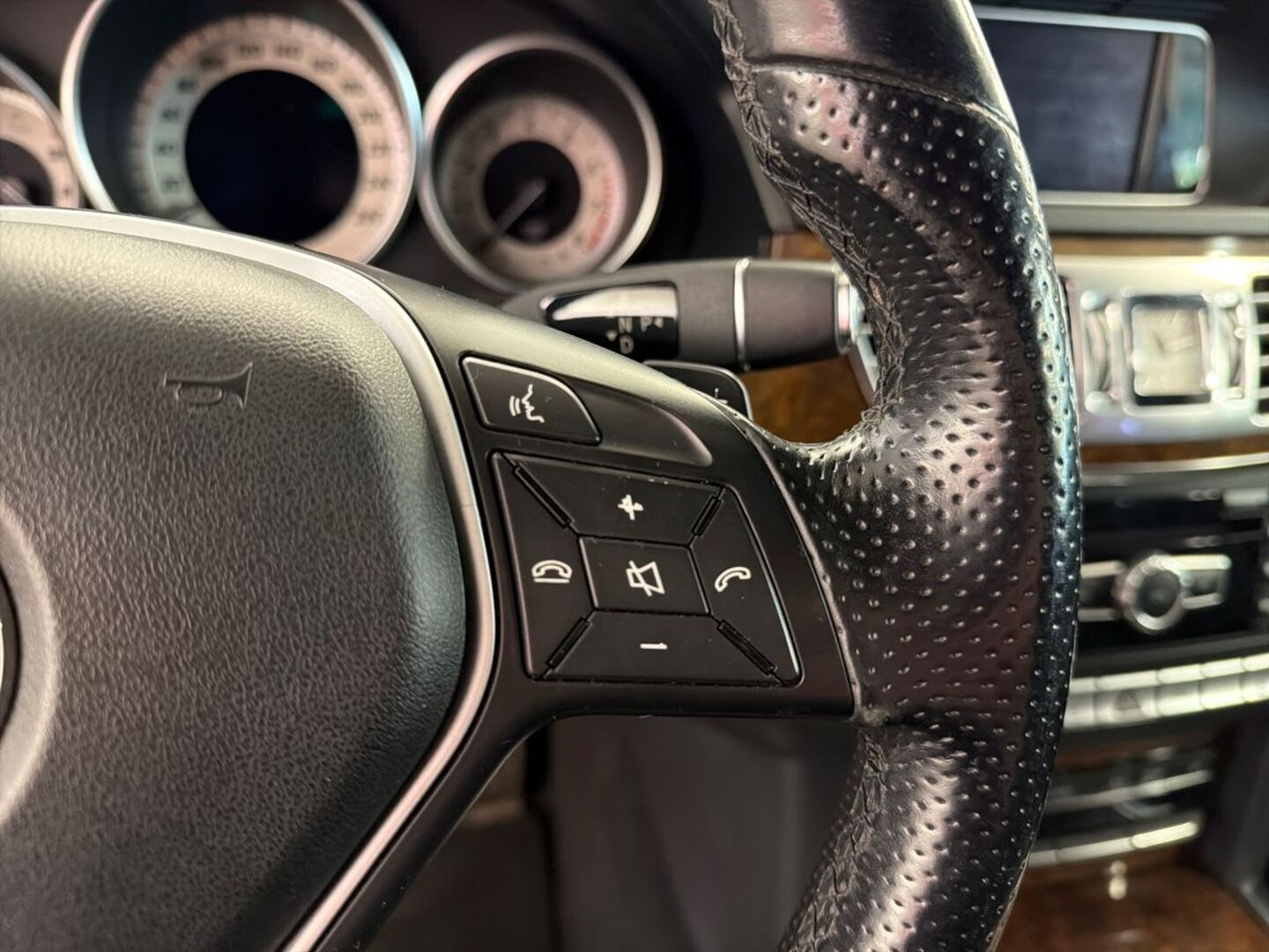 MERCEDES-BENZ E 2013