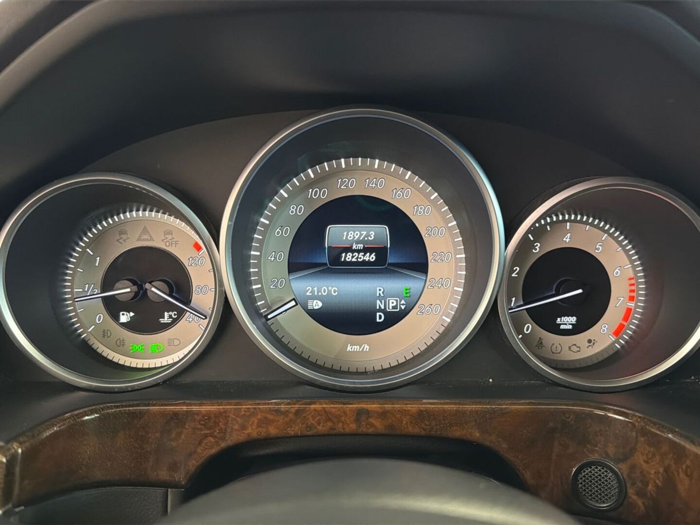 MERCEDES-BENZ E 2013