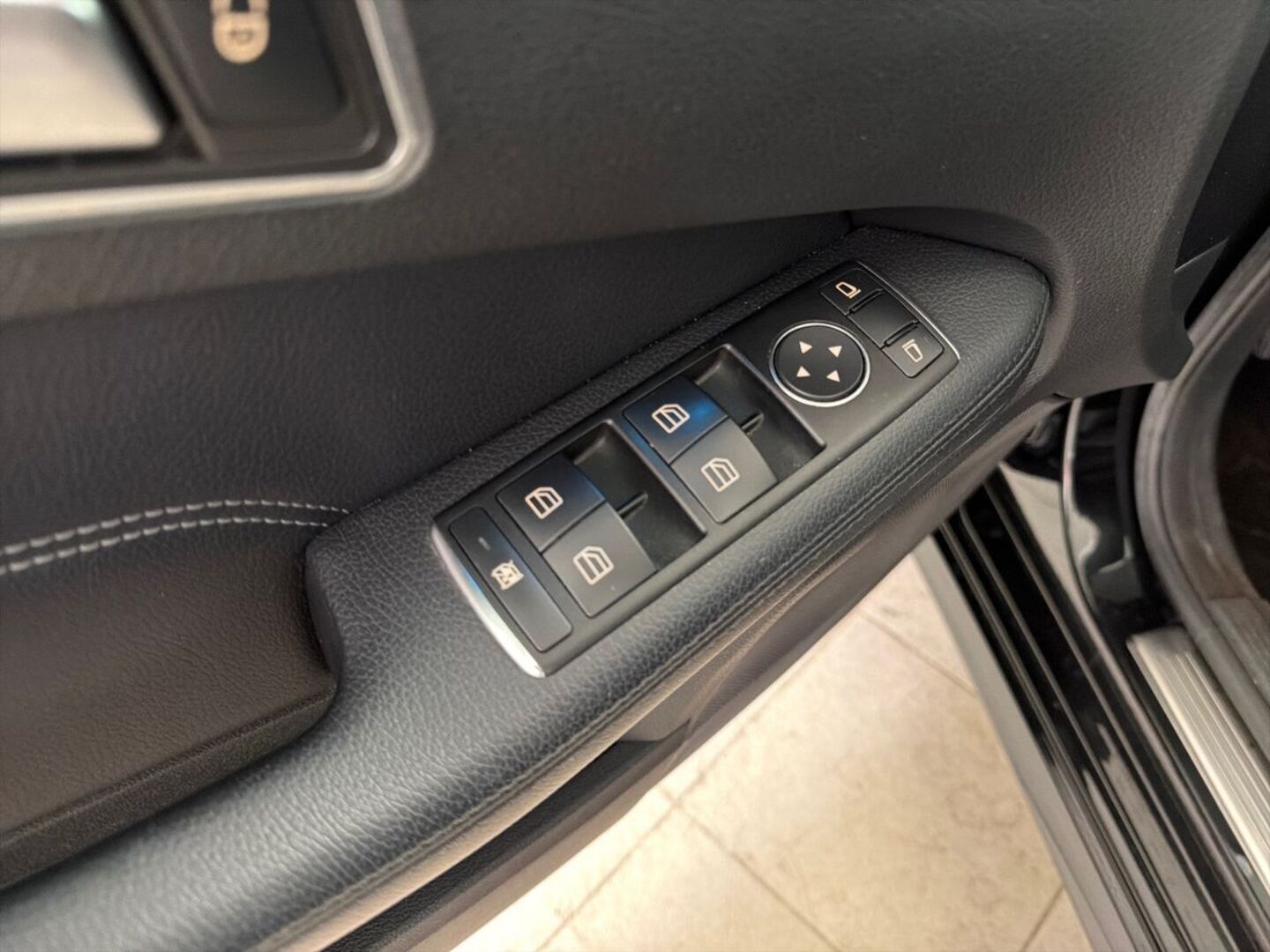 MERCEDES-BENZ E 2013