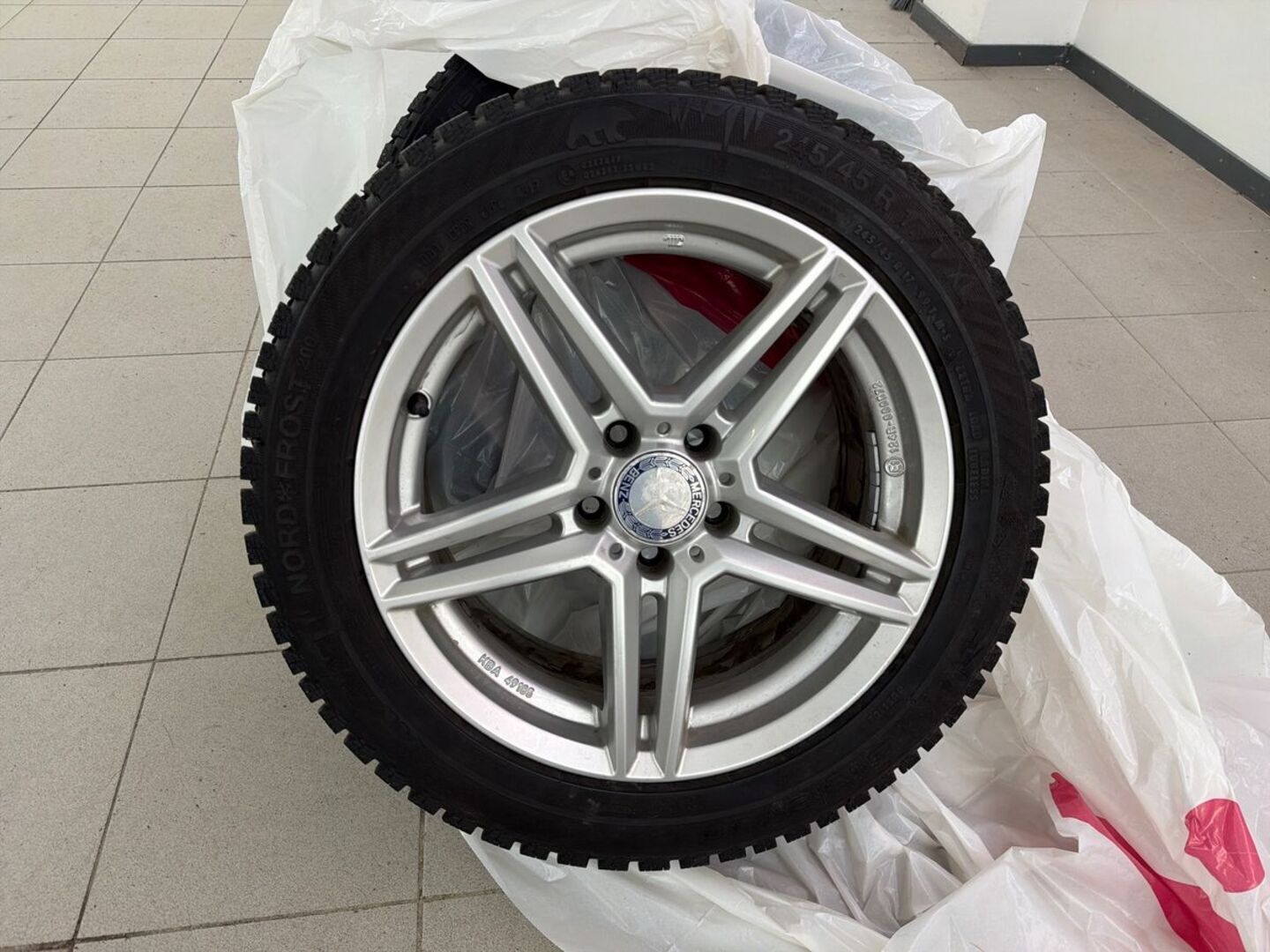 MERCEDES-BENZ E 2013