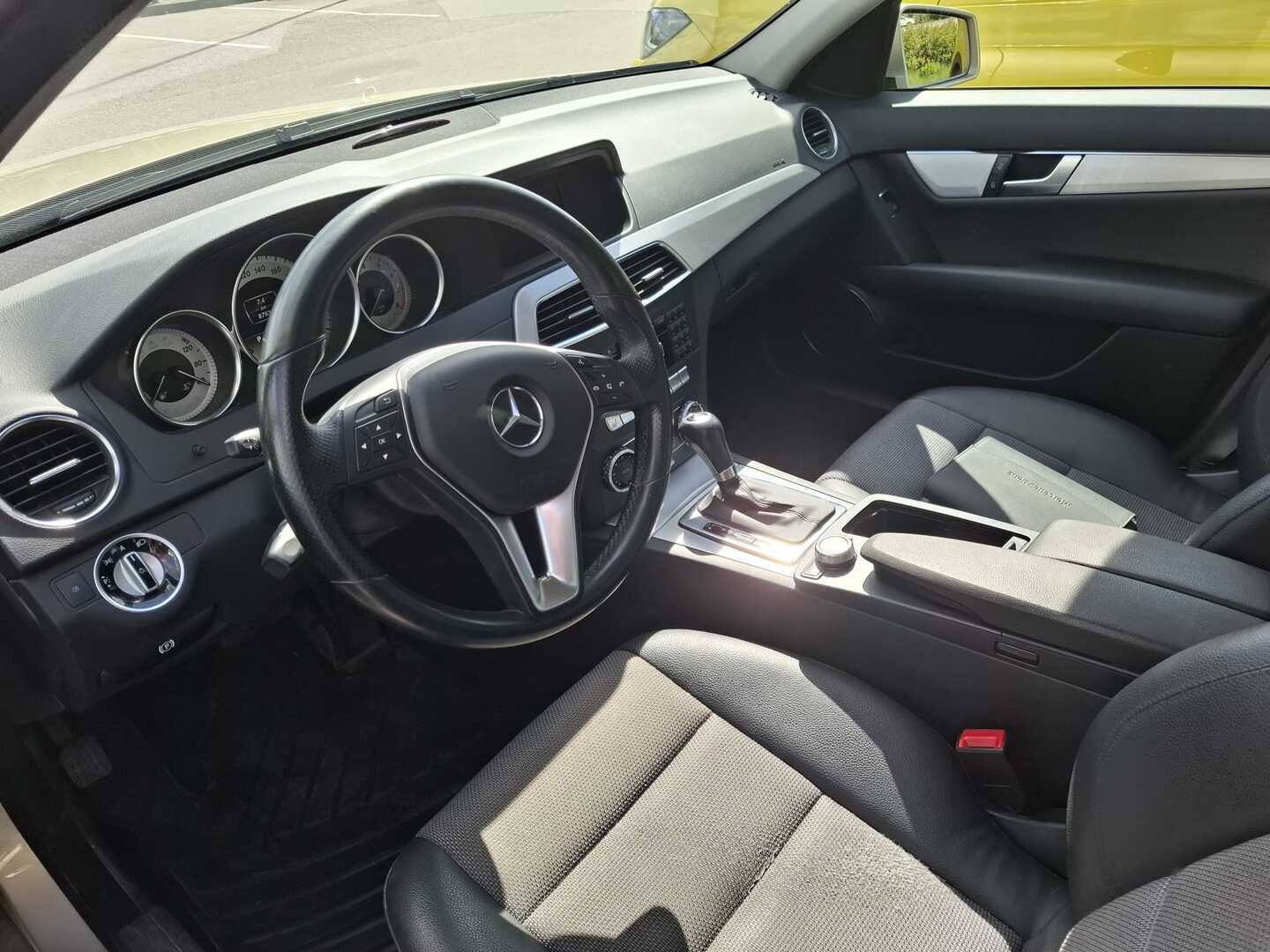 MERCEDES-BENZ C 2012