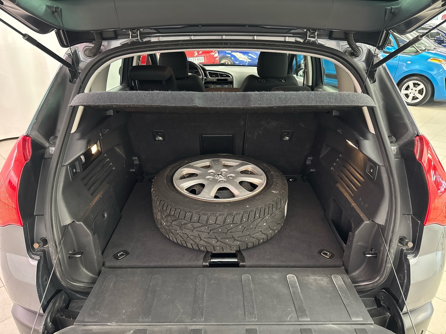 PEUGEOT 3008 2012