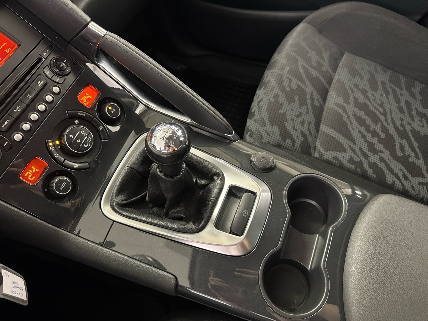 PEUGEOT 3008 2012