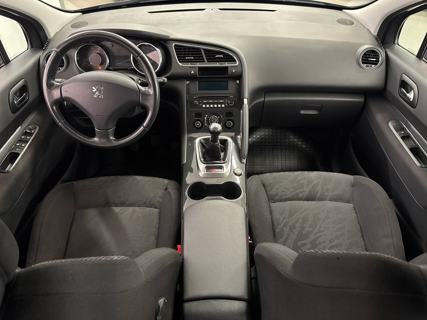 PEUGEOT 3008 2012
