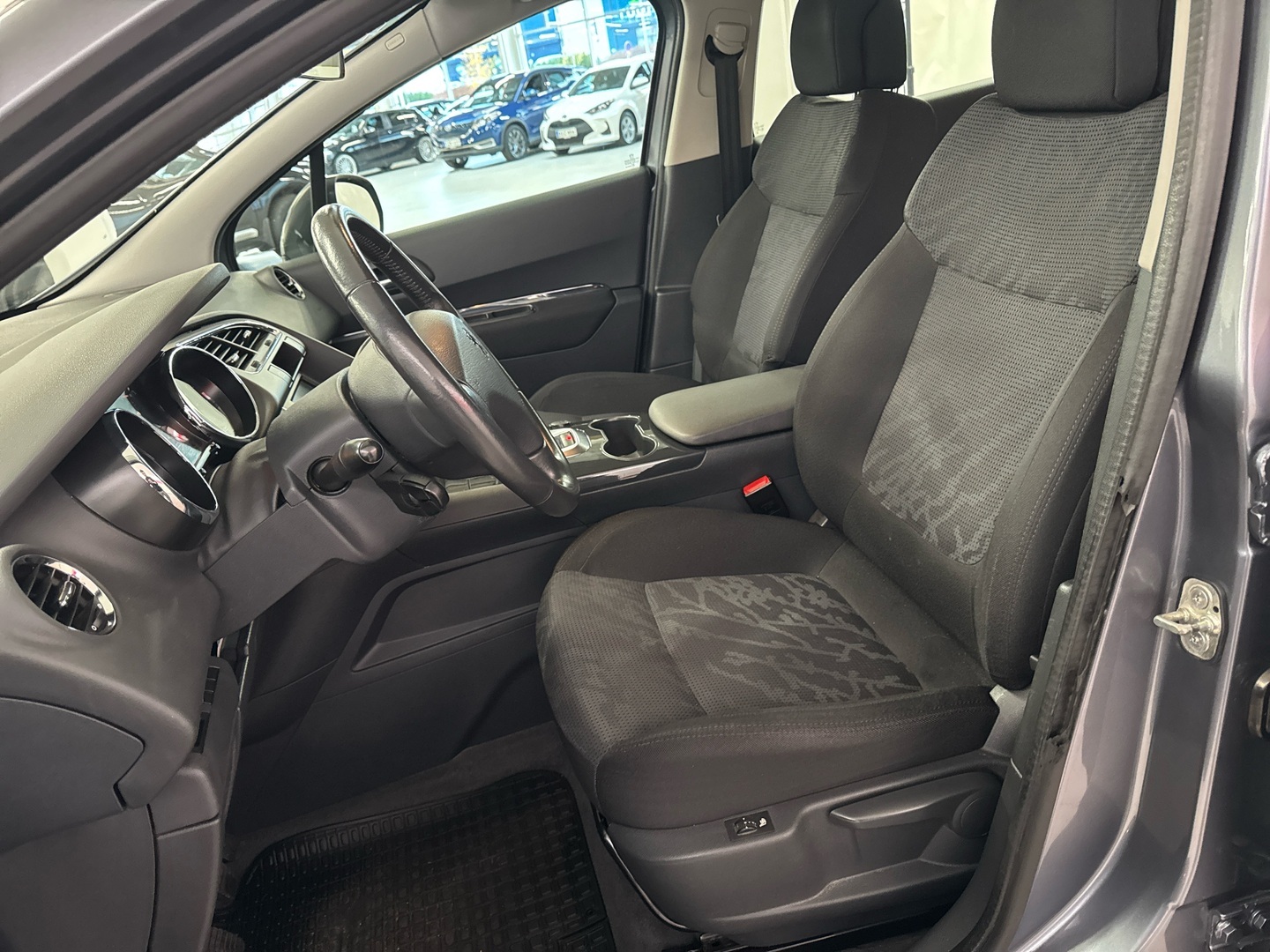 PEUGEOT 3008 2012