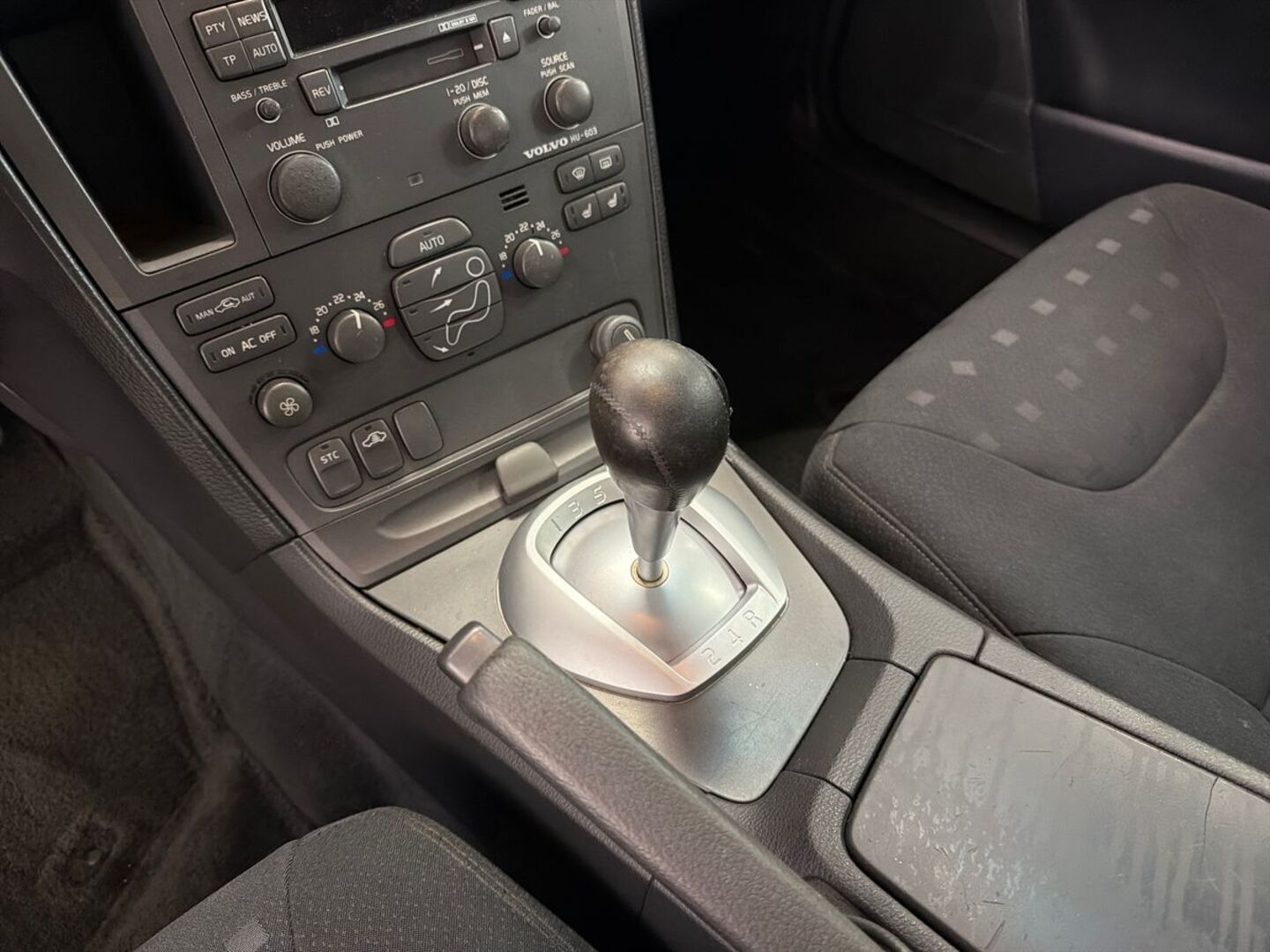 VOLVO S60 17
