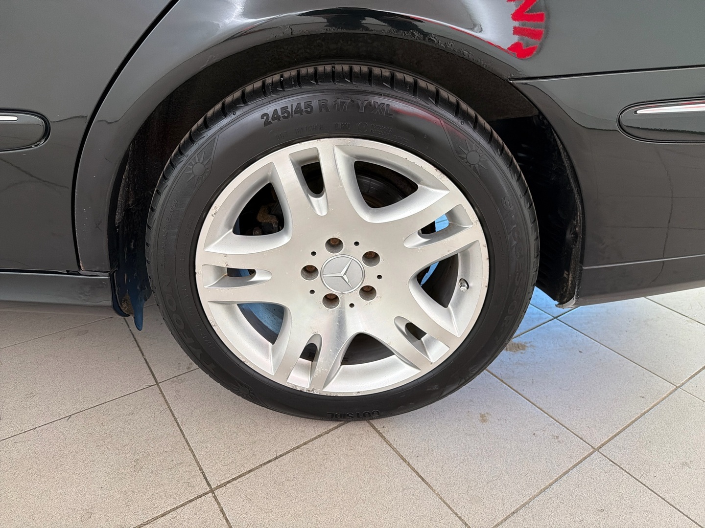 MERCEDES-BENZ E 2004