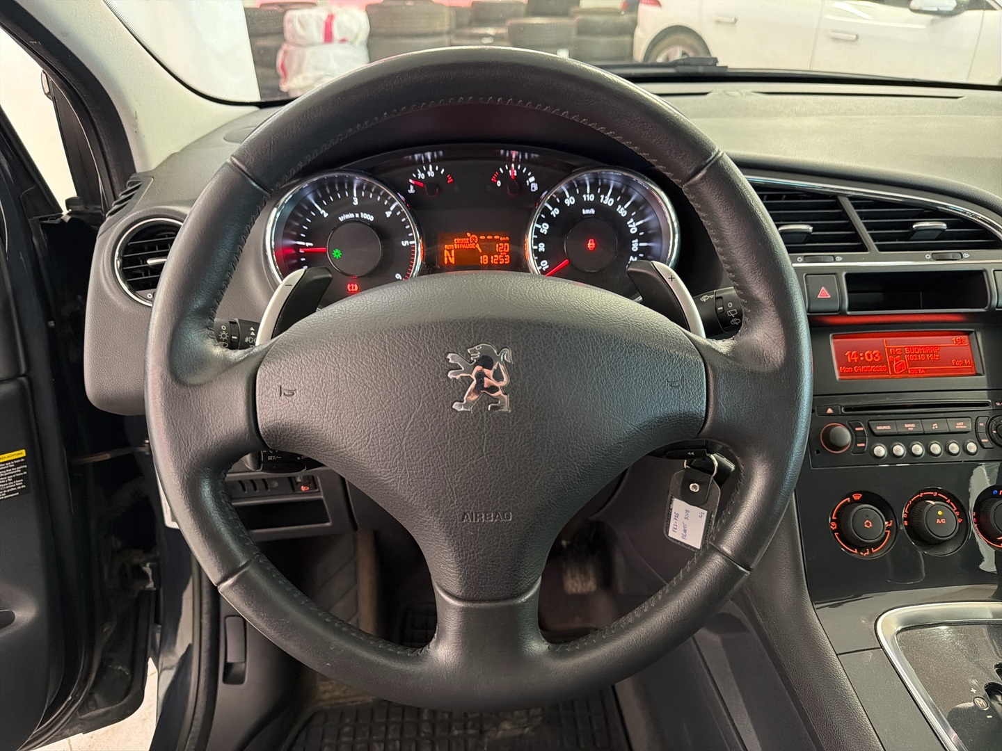 PEUGEOT 3008 2011