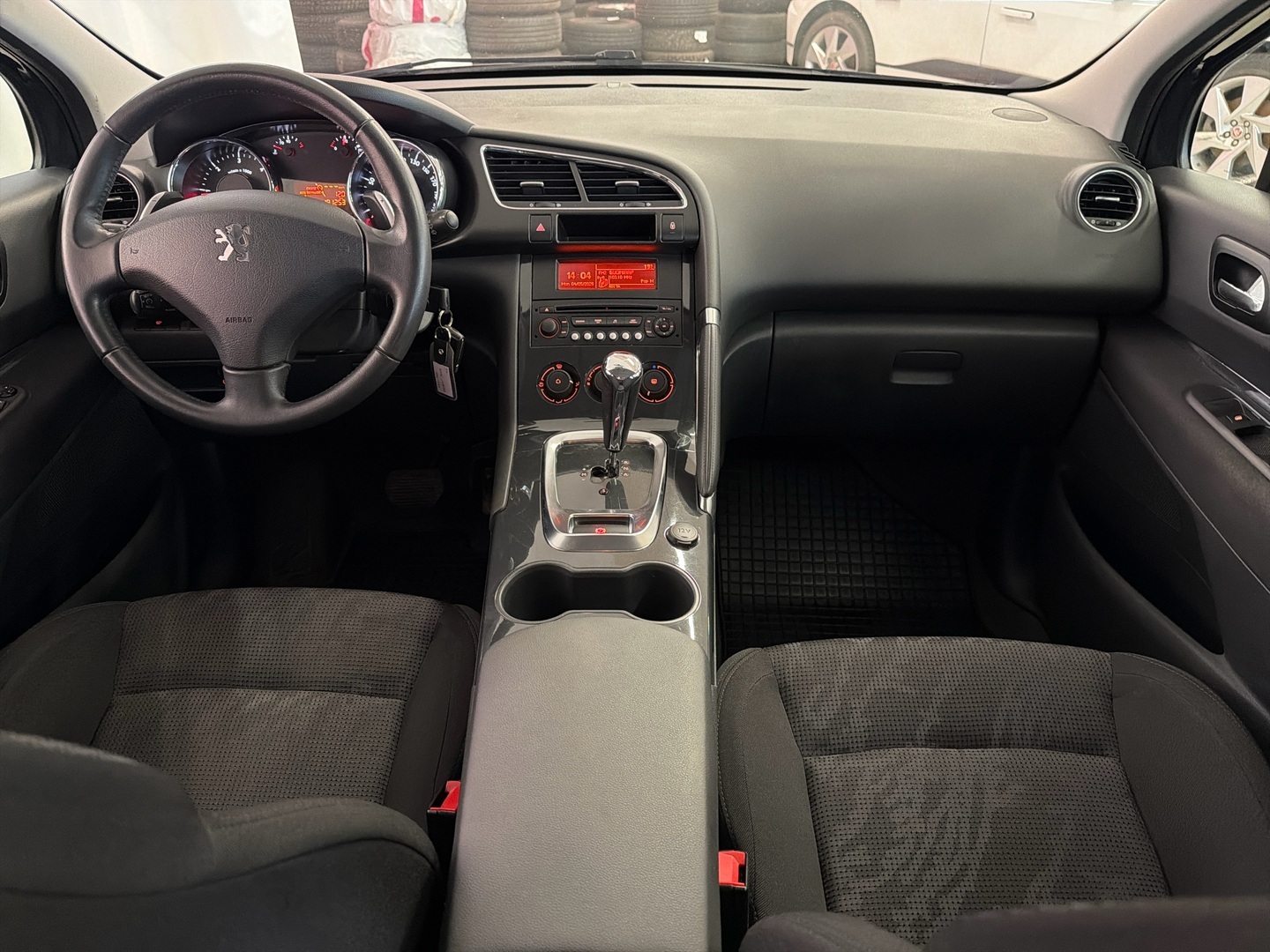 PEUGEOT 3008 2011