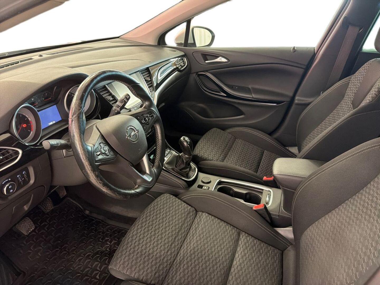 OPEL Astra 2016