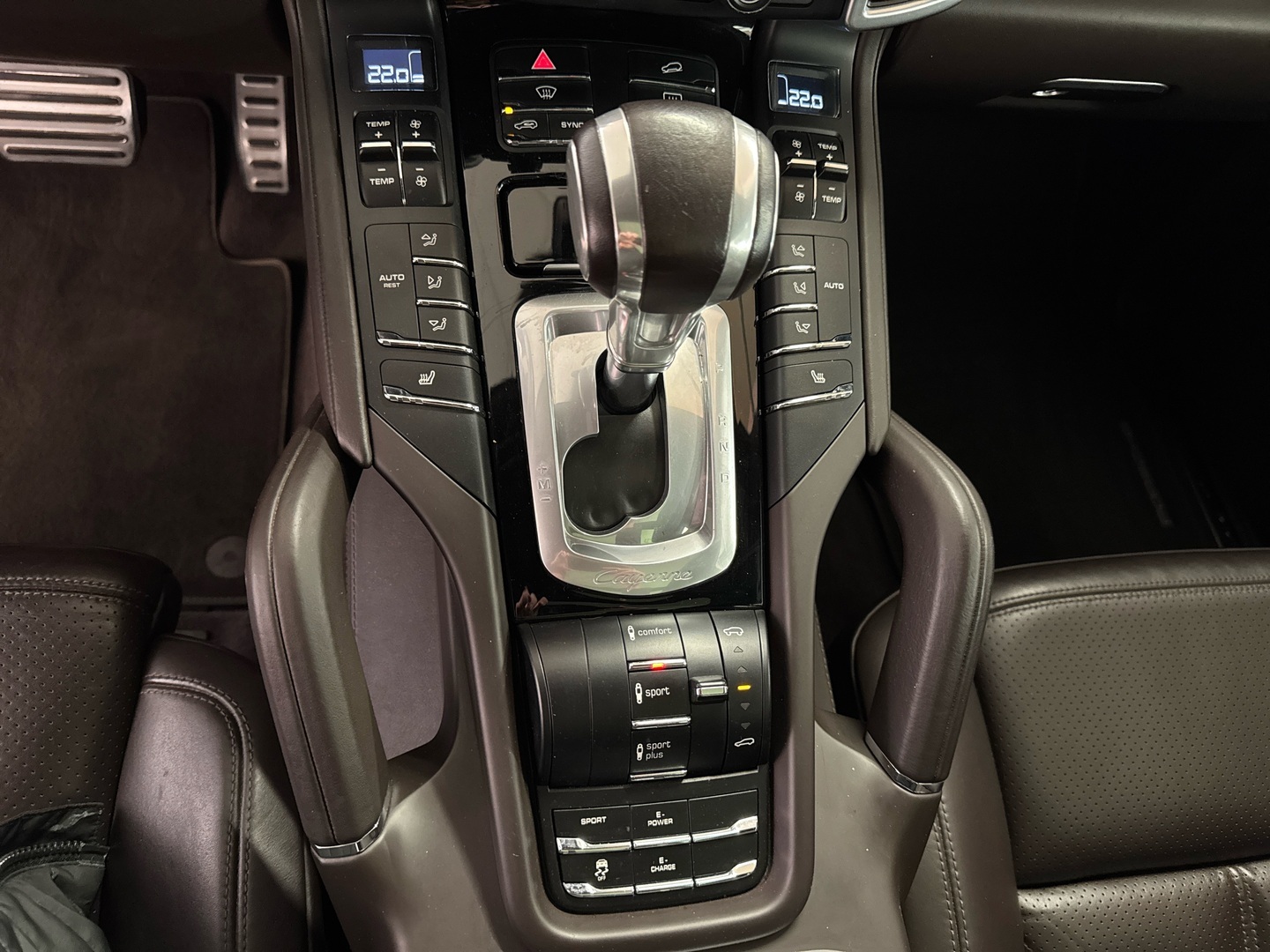 PORSCHE Cayenne 2015