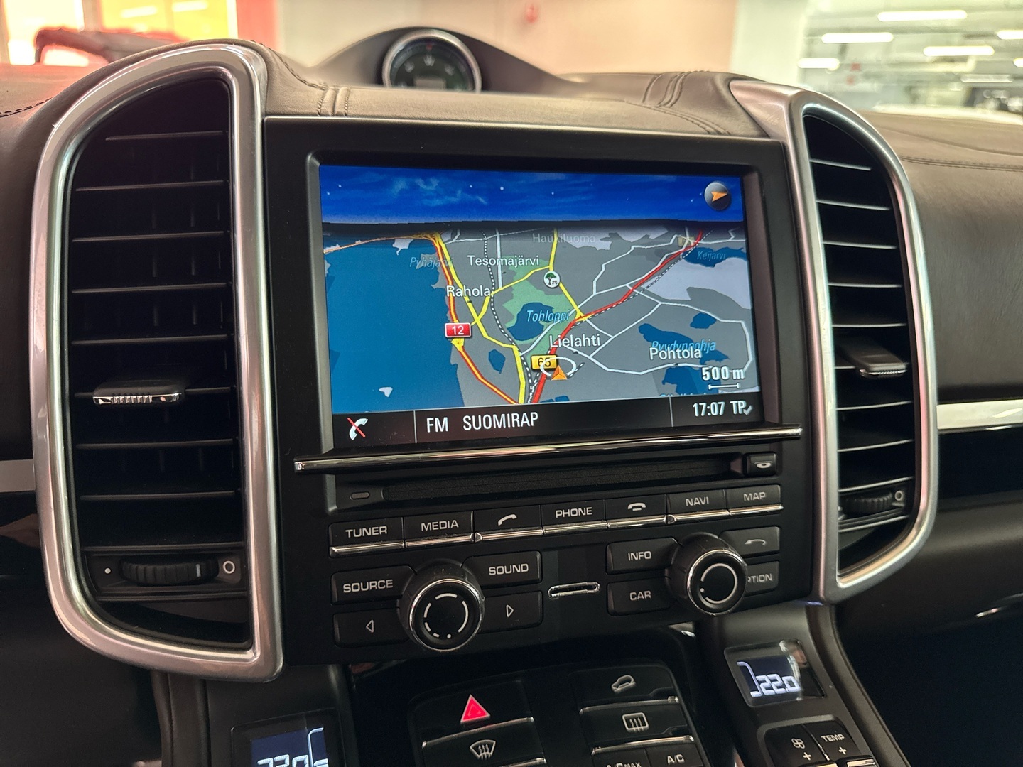 PORSCHE Cayenne 2015