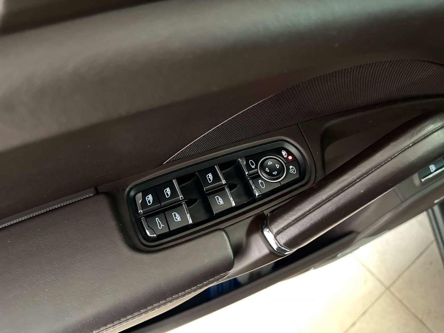 PORSCHE Cayenne 2015