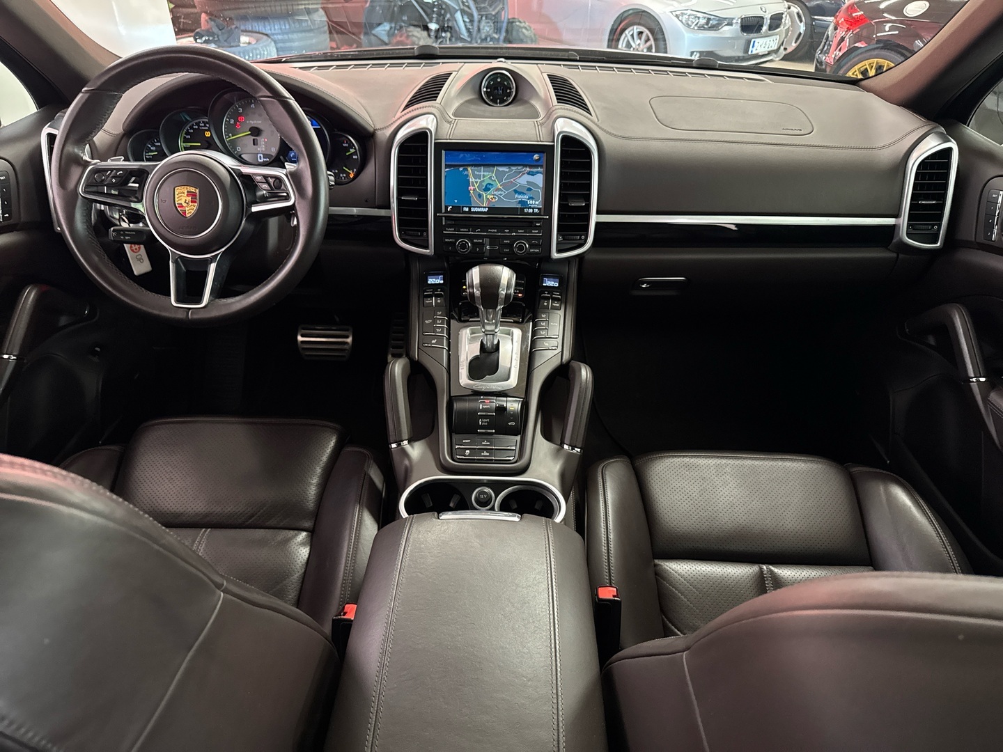 PORSCHE Cayenne 2015