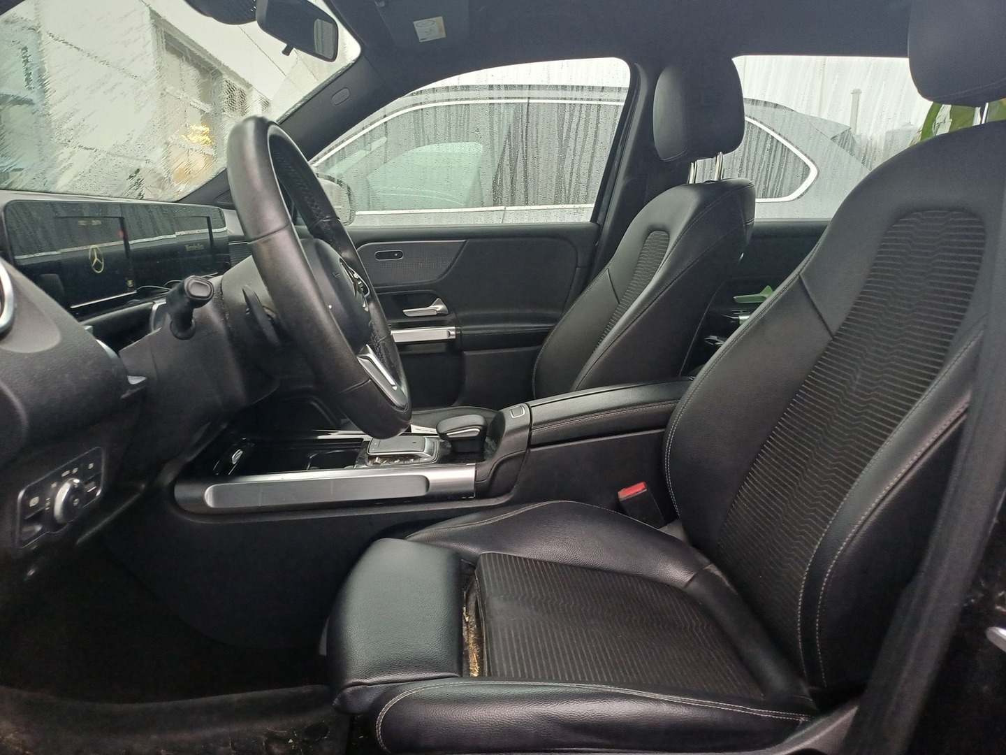 MERCEDES-BENZ GLB 2021