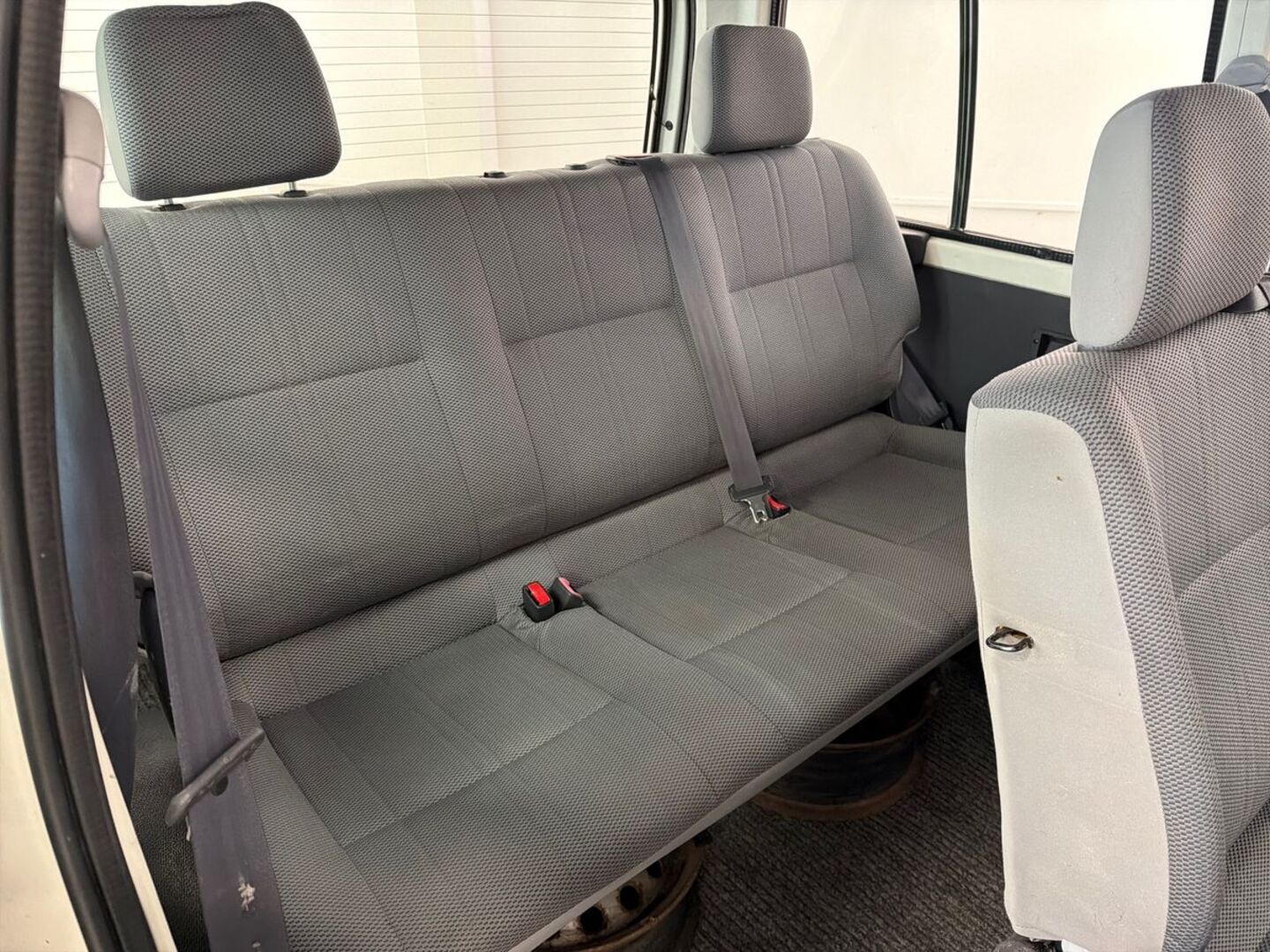 TOYOTA Hiace 2009