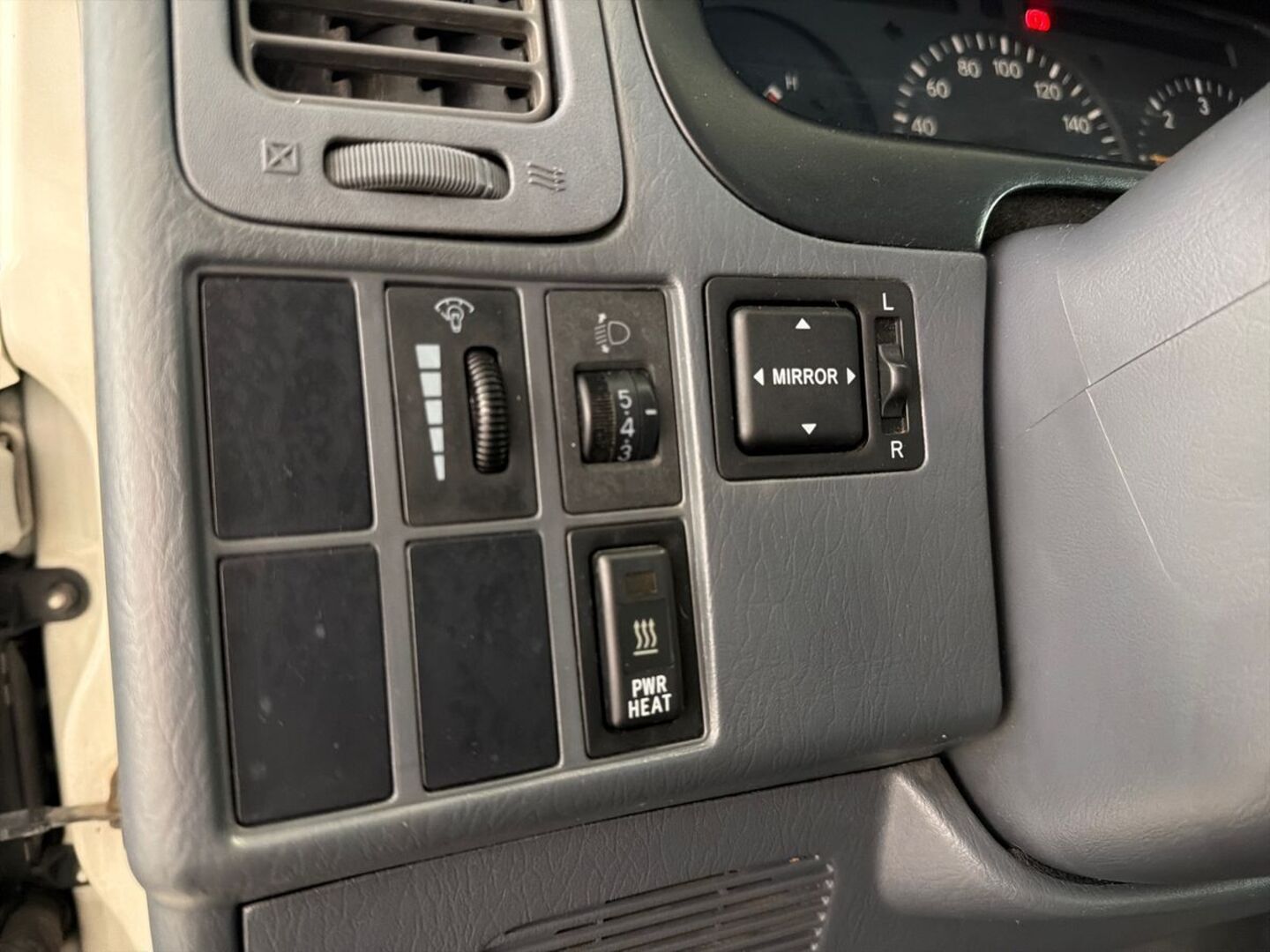 TOYOTA Hiace 2009