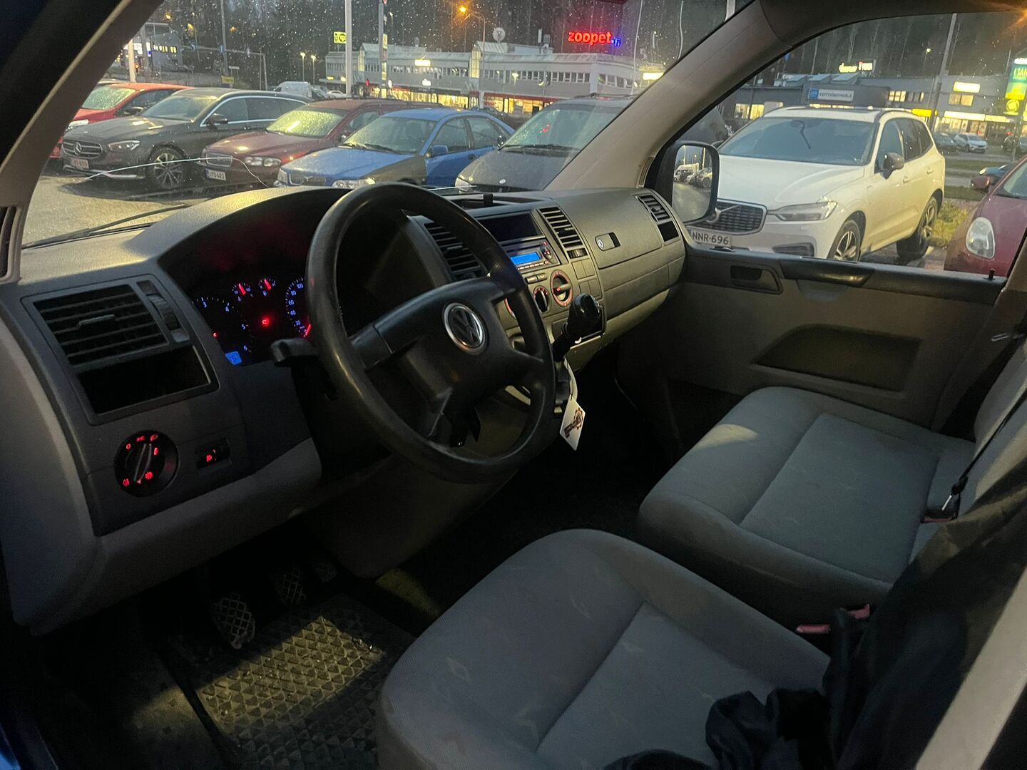 VOLKSWAGEN Transporter 2005