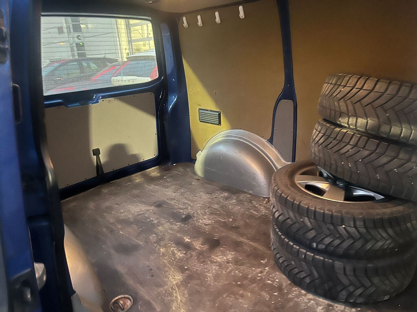 VOLKSWAGEN Transporter 2005