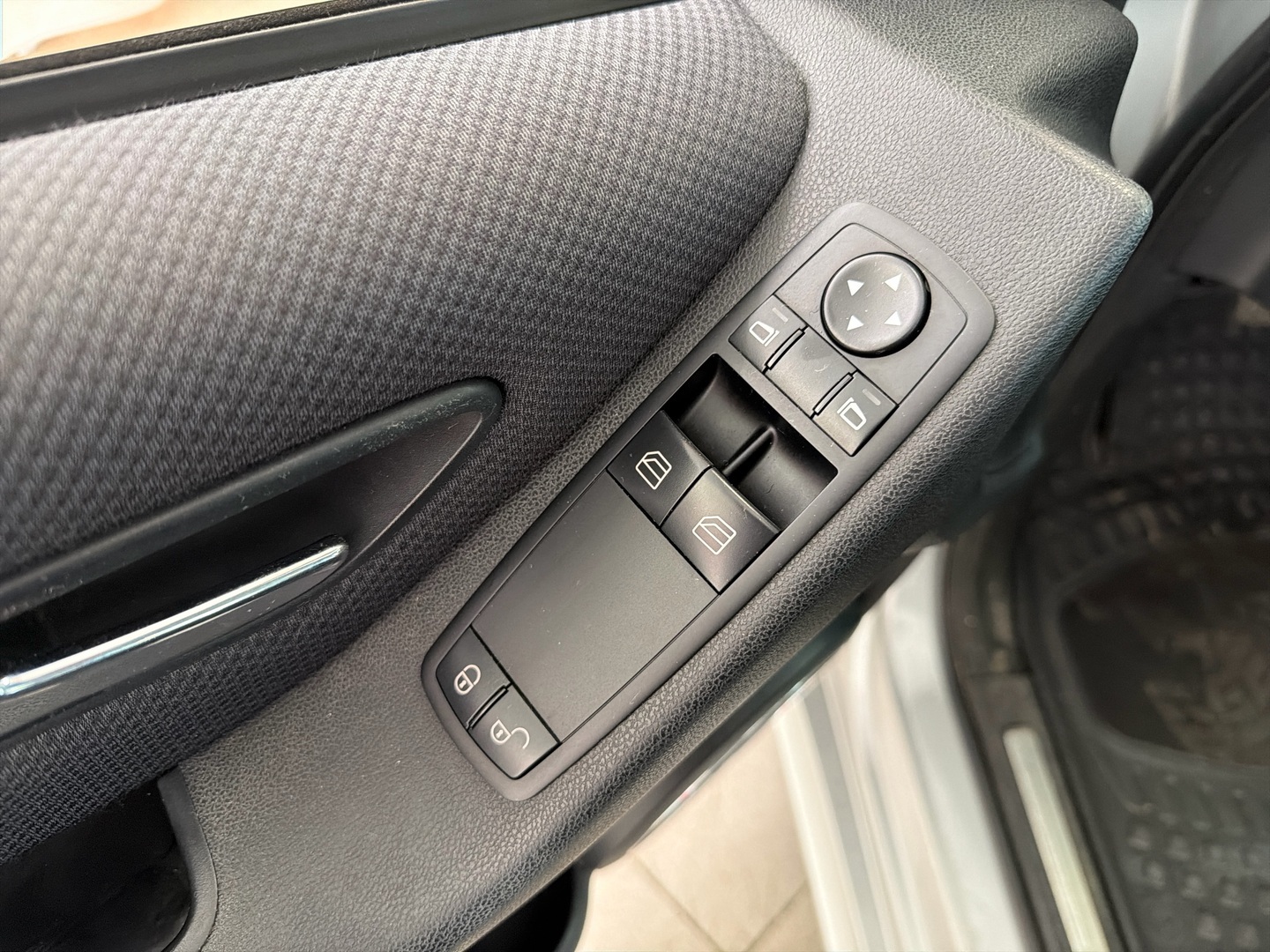 MERCEDES-BENZ B 2009