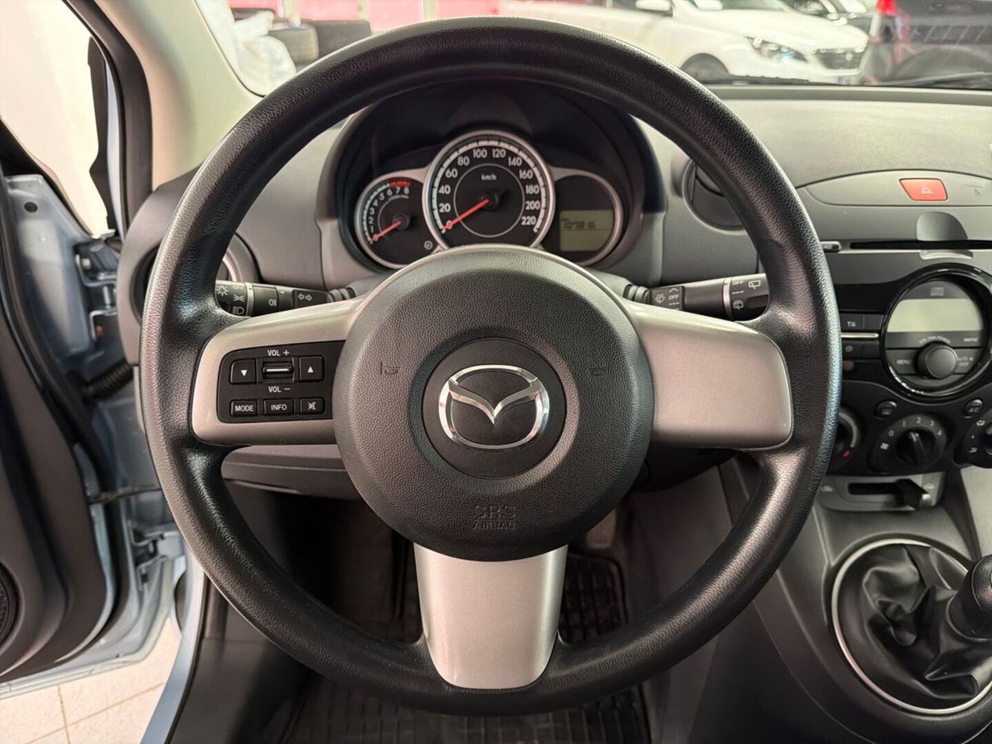 MAZDA Mazda2 2011