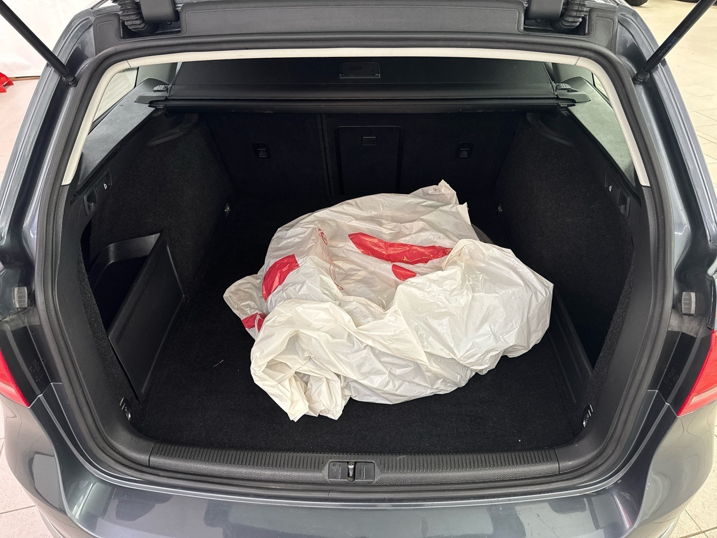 VOLKSWAGEN Passat 2011