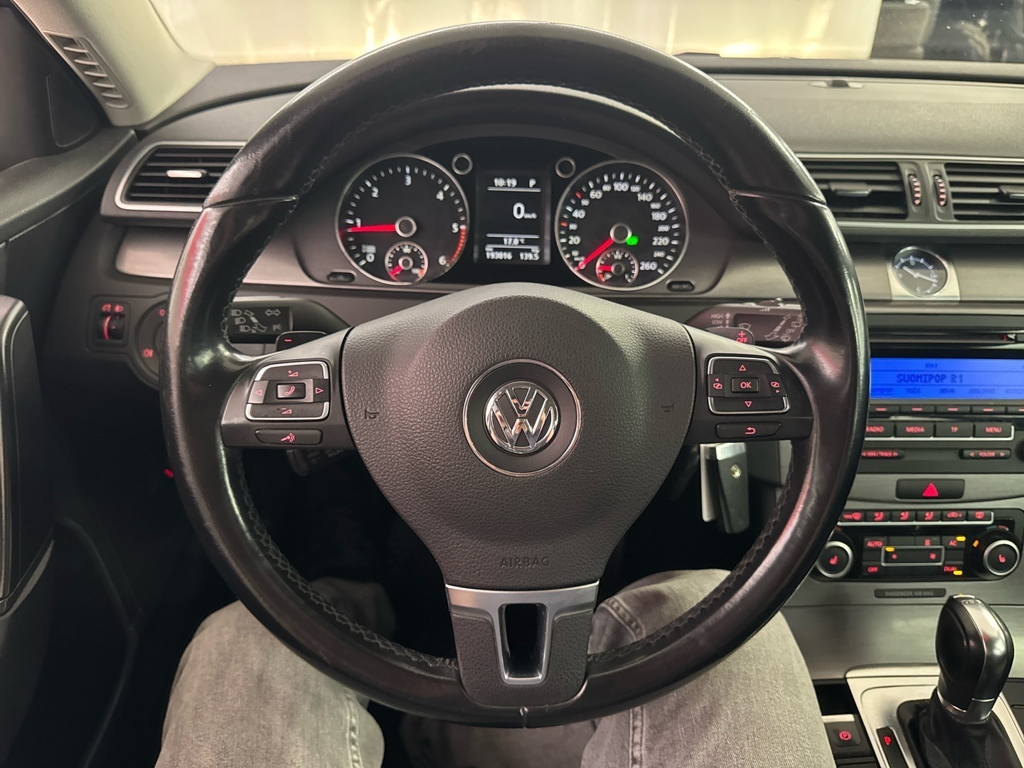 VOLKSWAGEN Passat 2011