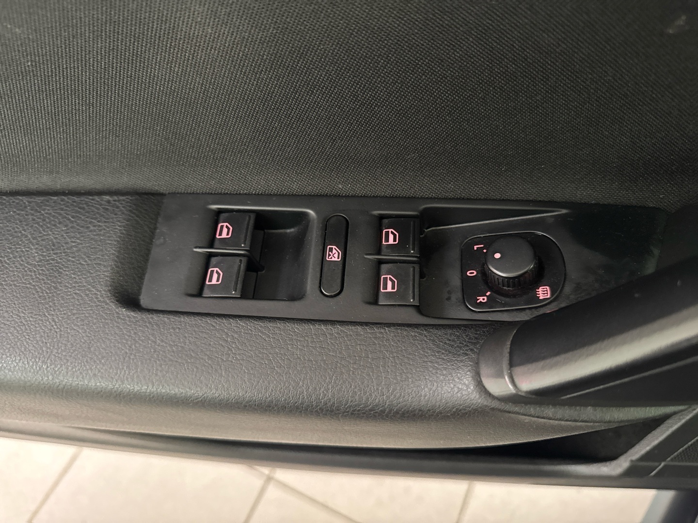 VOLKSWAGEN Passat 2011