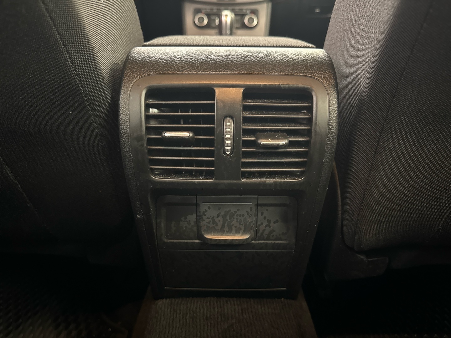 VOLKSWAGEN Passat 2011