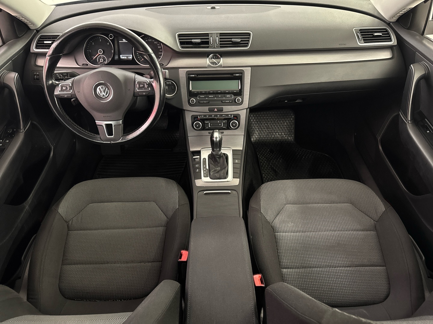 VOLKSWAGEN Passat 2011