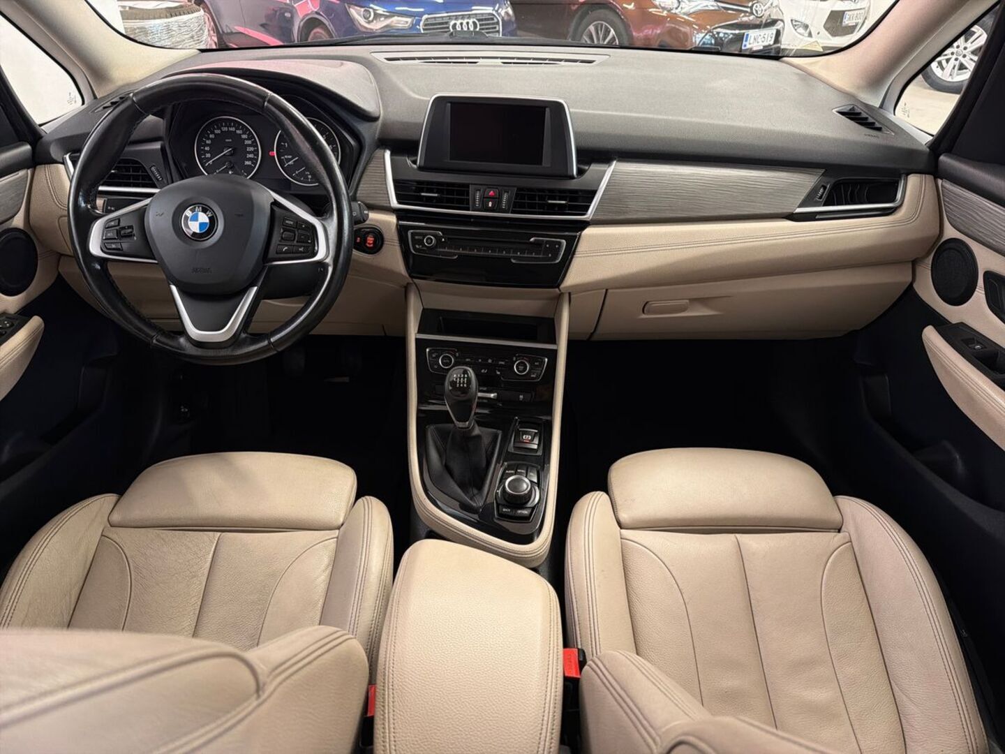BMW 216 2016