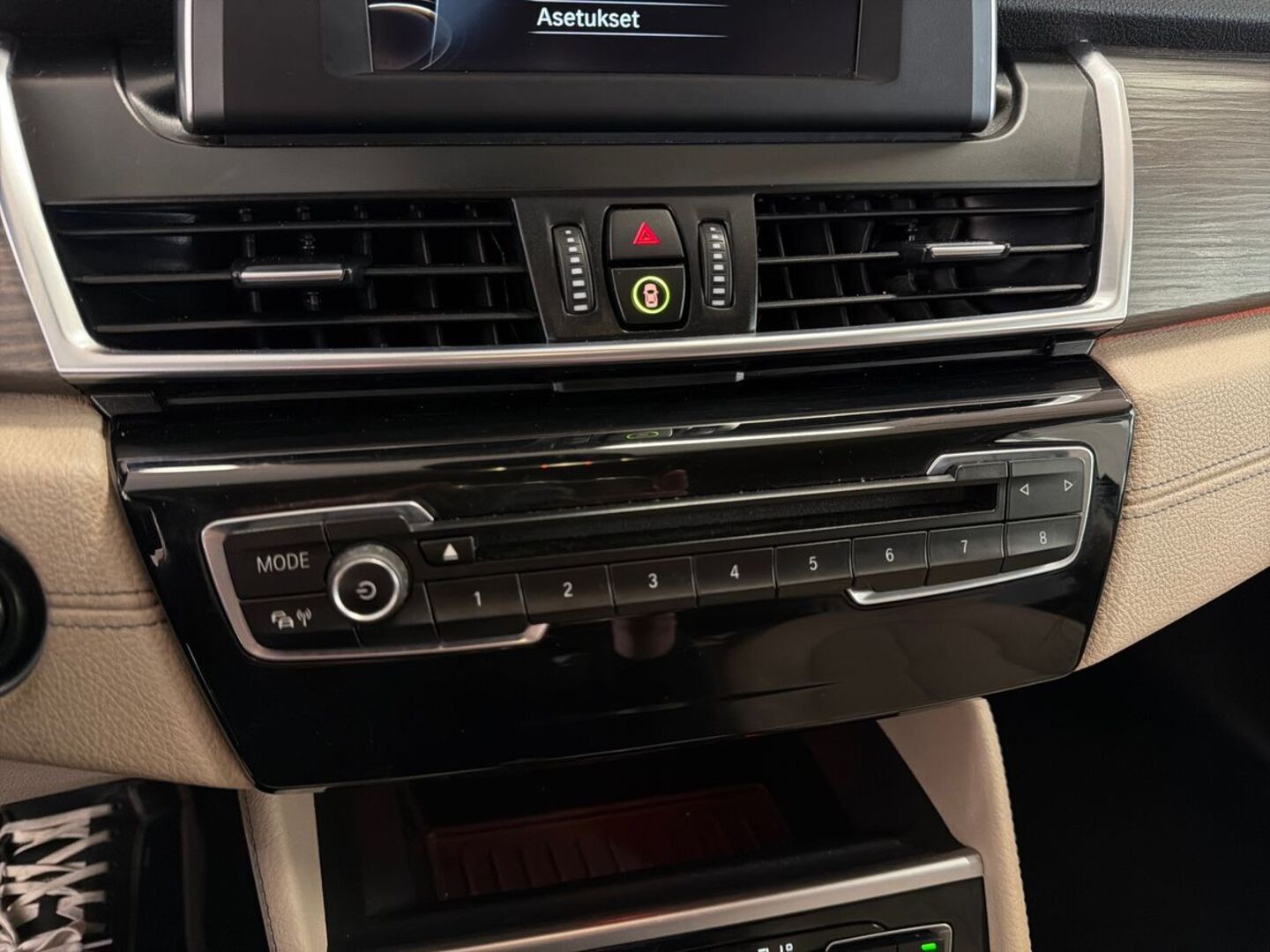 BMW 216 2016