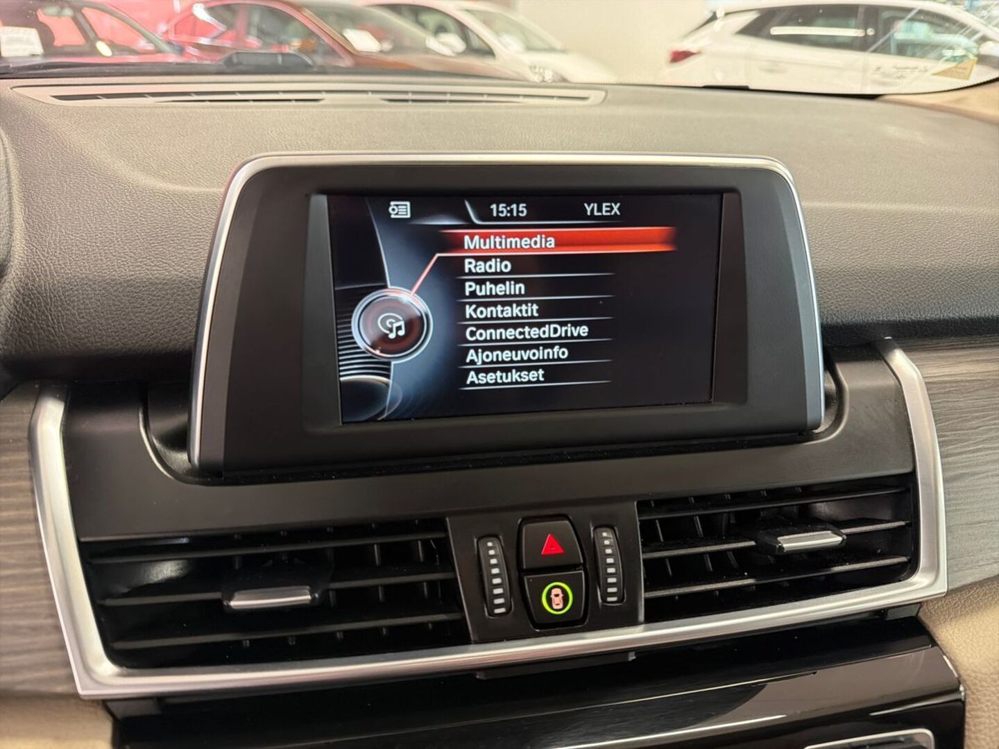 BMW 216 2016