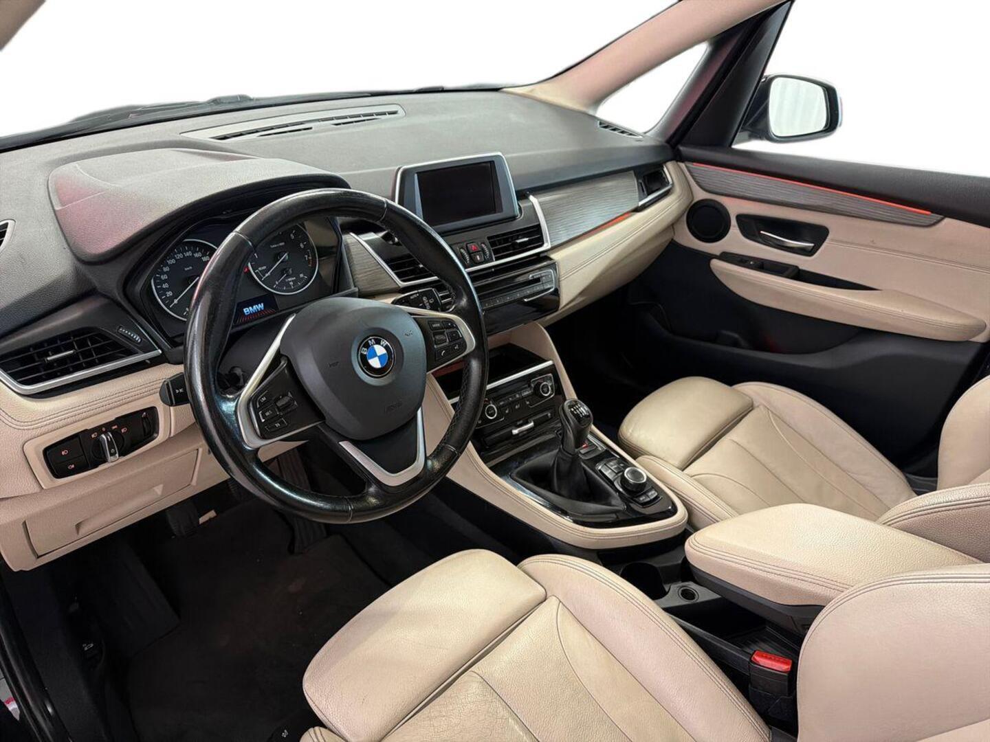 BMW 216 2016