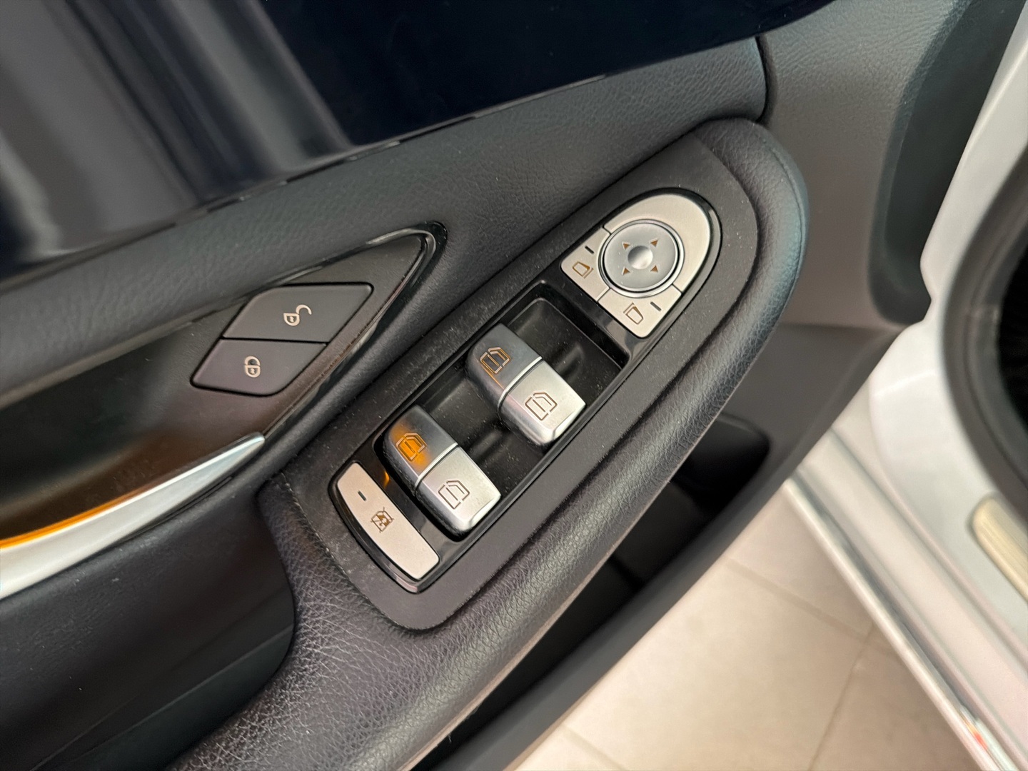 MERCEDES-BENZ C 2019