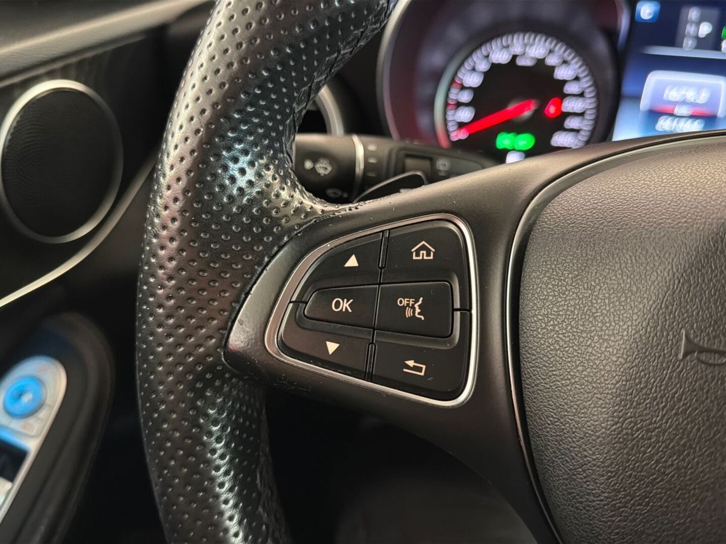 MERCEDES-BENZ C 2016