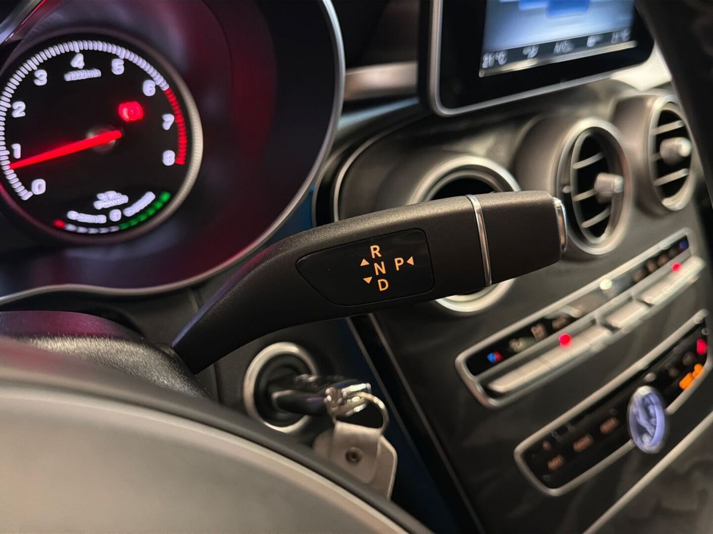 MERCEDES-BENZ C 2016