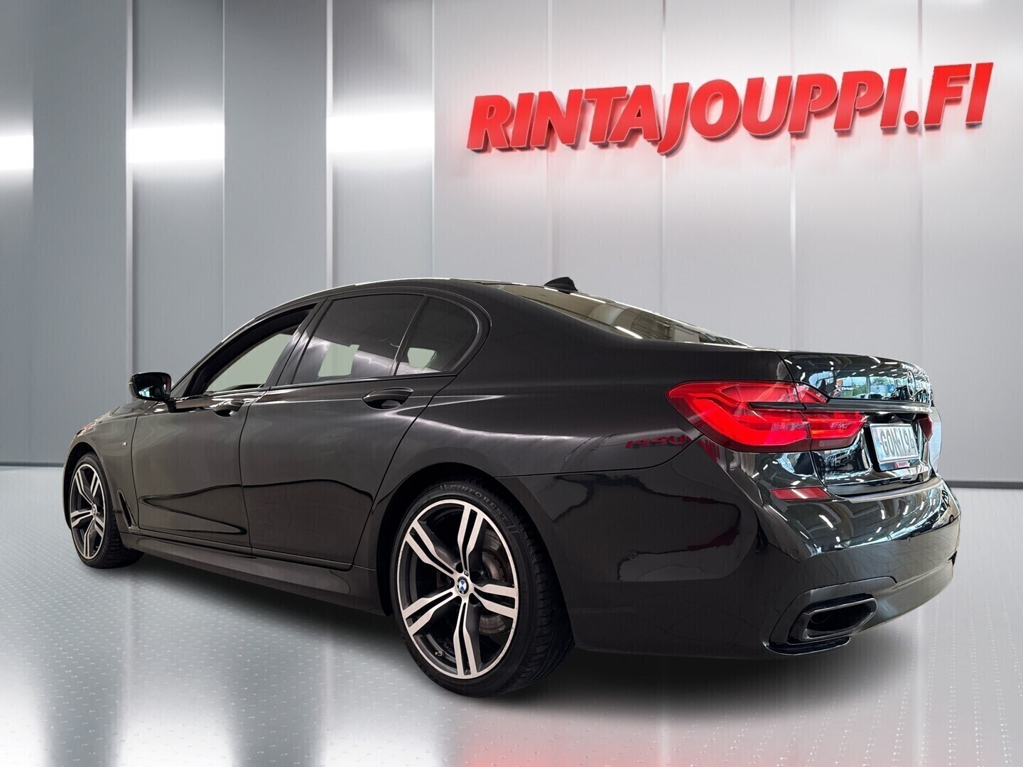 BMW 740 2016