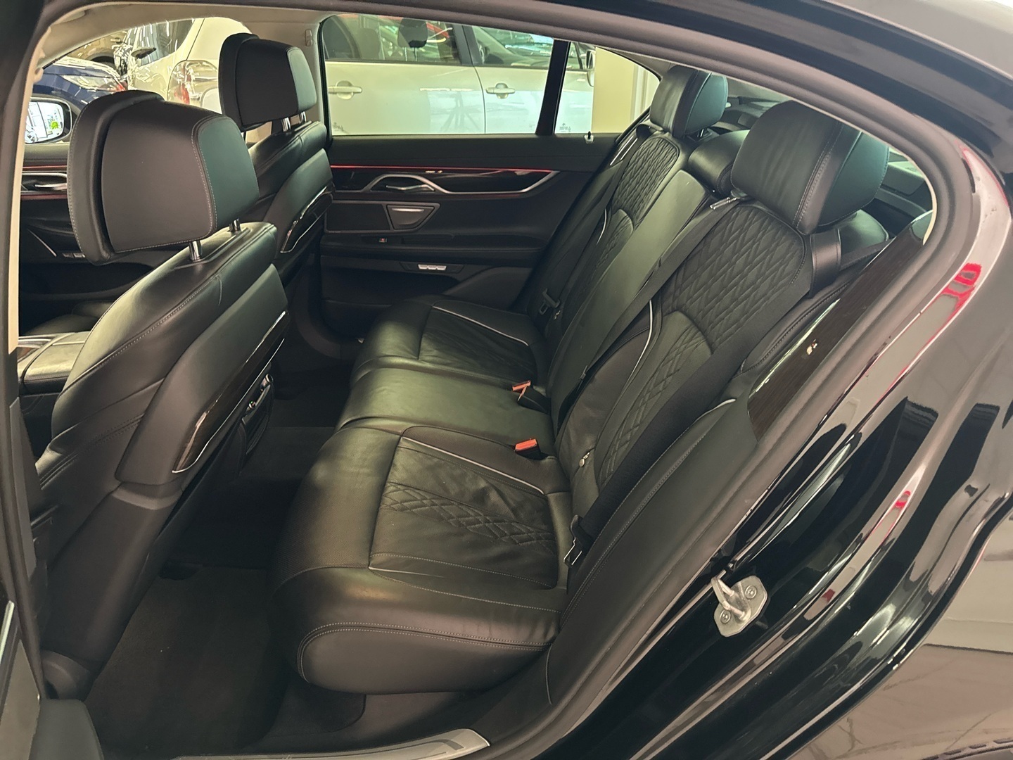 BMW 740 2016