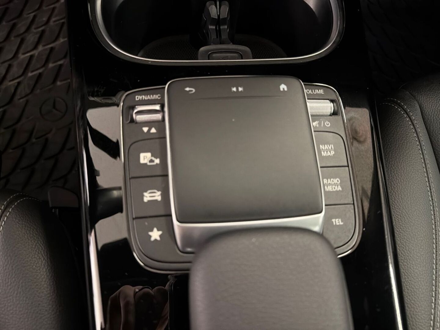 MERCEDES-BENZ CLA 2023