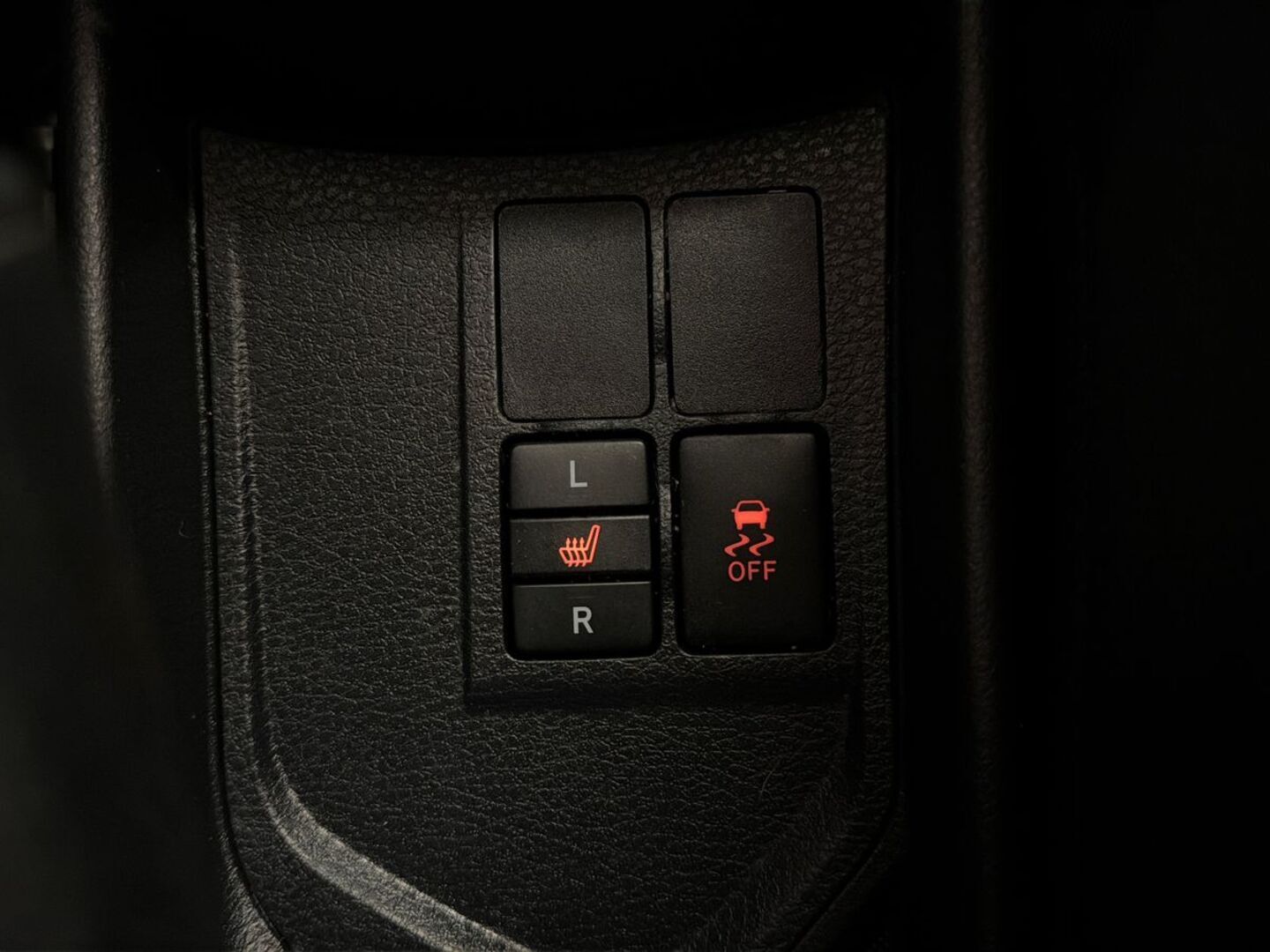 TOYOTA Yaris 2015