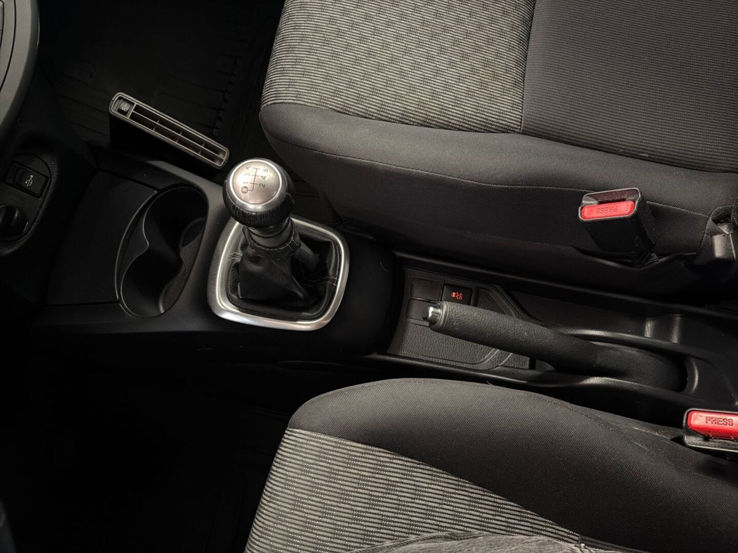 TOYOTA Yaris 2015